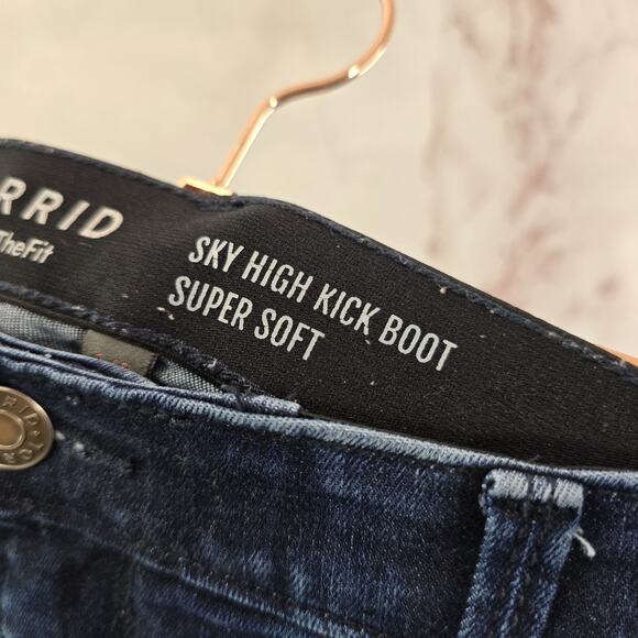 Torrid Jeans Women 14 S Short Sky High Kick Boot Dark Wash High Rise Denim - Picture 12 of 14